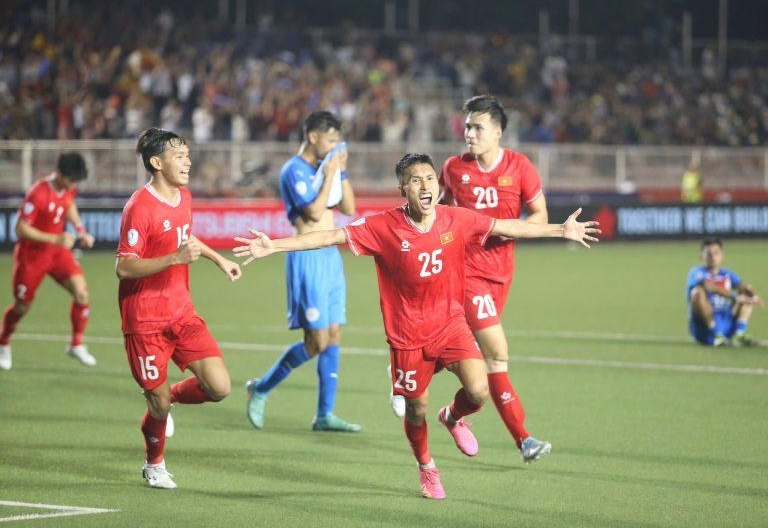 ĐT Việt Nam chào đón 'người hùng' trở lại ở bán kết AFF Cup