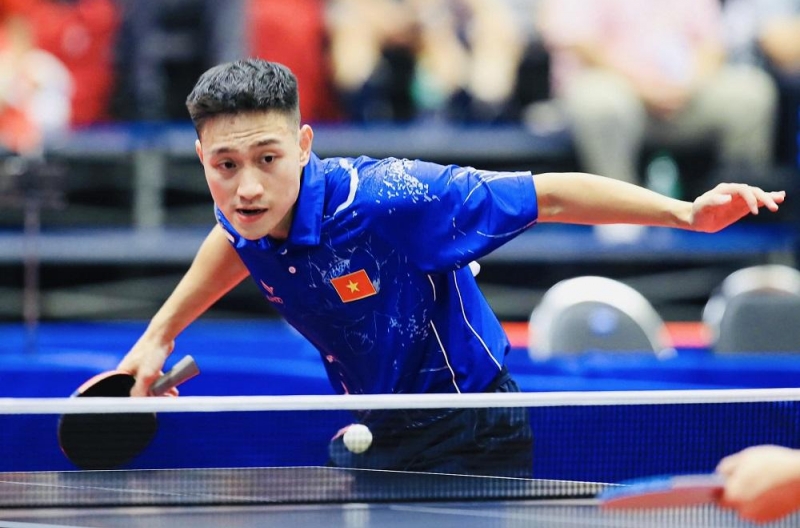 Anh Tú thua tay vợt hàng đầu Singapore, giành HCĐ ở SEA Games 33