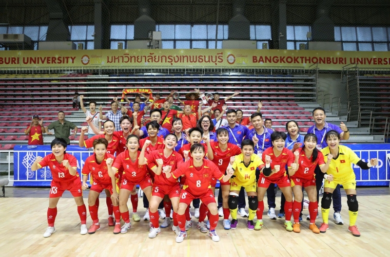 Vào chung kết, Futsal nữ được VFF thưởng nóng