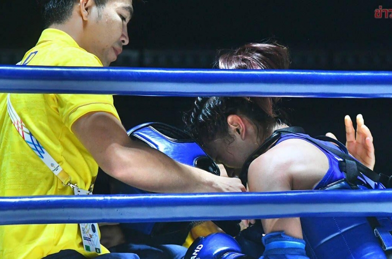 VĐV Thái Lan òa khóc vì bị trọng tài xử ép trắng trợn tại SEA Games 33