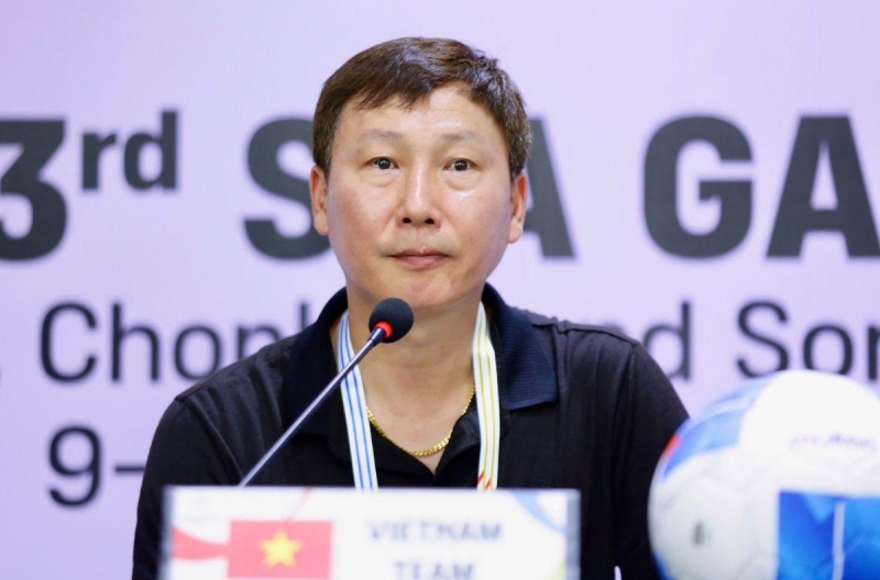 HLV Kim Sang-sik nói điều quan trọng nhất trước đại chiến Thái Lan