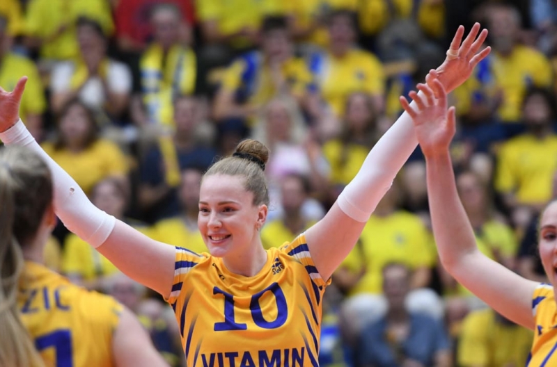 Lội ngược dòng ngoạn mục, bóng chuyền nữ Thụy Điển vào bán kết thế giới