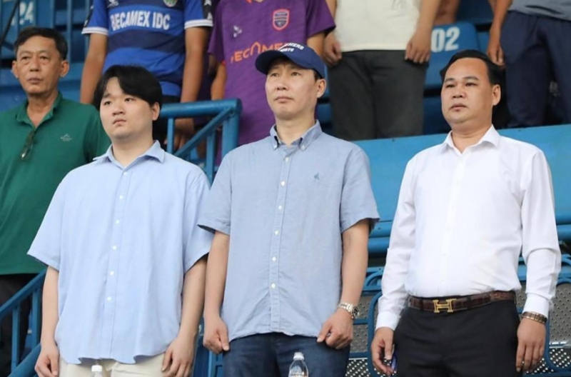 HLV Kim Sang Sik chú ý một cầu thủ nhập tịch Việt Nam