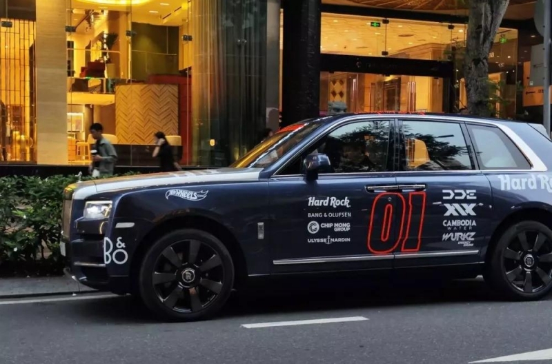 Gumball 3000: SUV siêu sang Rolls-Royce Cullinan mang biển số UAE lộ diện tại TP.HCM