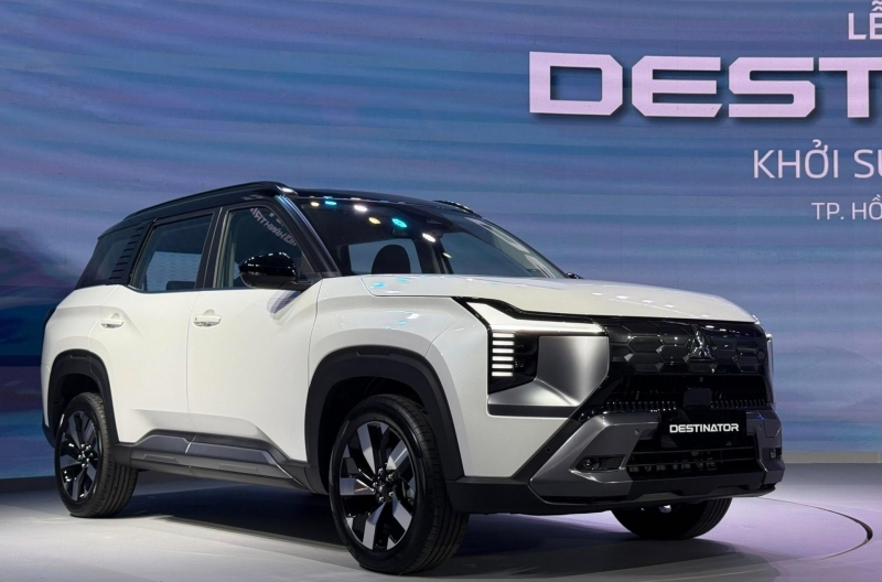 So sánh chi tiết 2 phiên bản của Mitsubishi Destinator: Chênh 75 triệu đồng, khác biệt nằm ở đâu?