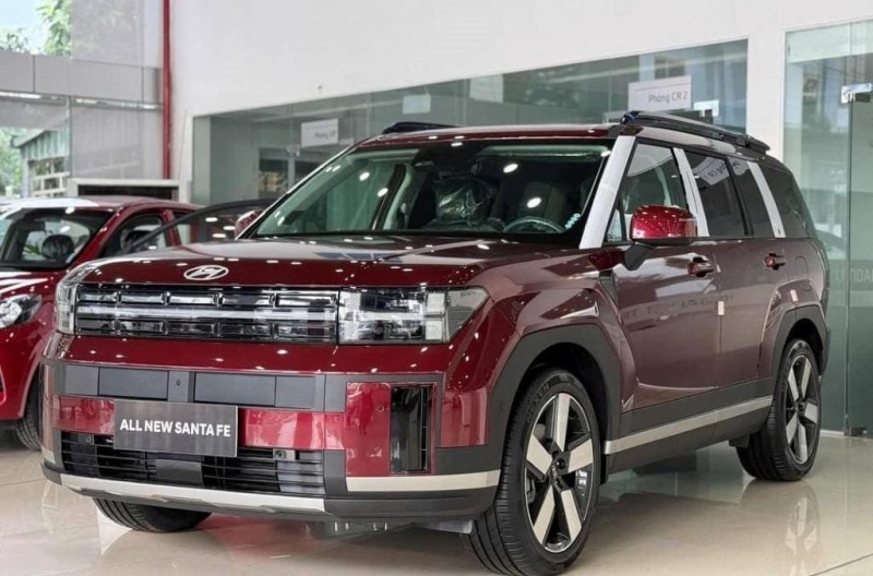Hyundai 'chào năm mới' bằng loạt ưu đãi lớn: Santa Fe ghi nhận mức giảm cao nhất, lên tới 220 triệu đồng