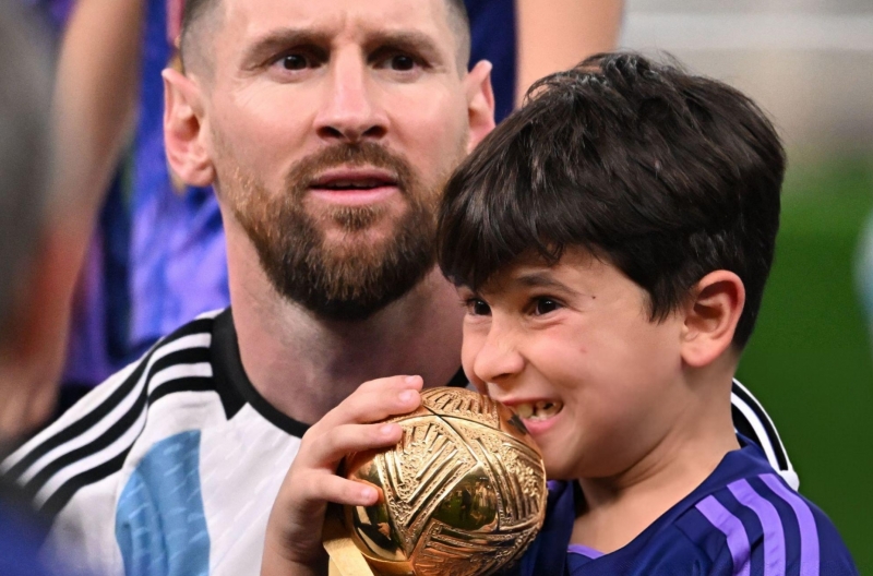 Con trai Messi có màn ăn mừng gây sốt