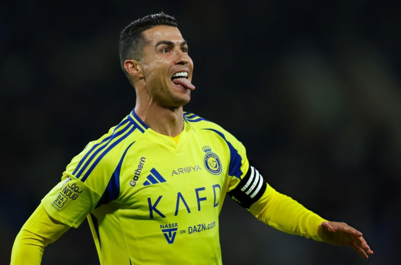 Ronaldo thăng hoa, Al Nassr thắng dễ Al Raed