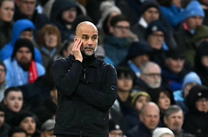 Pep Guardiola nhận đề nghị khủng rời Man City