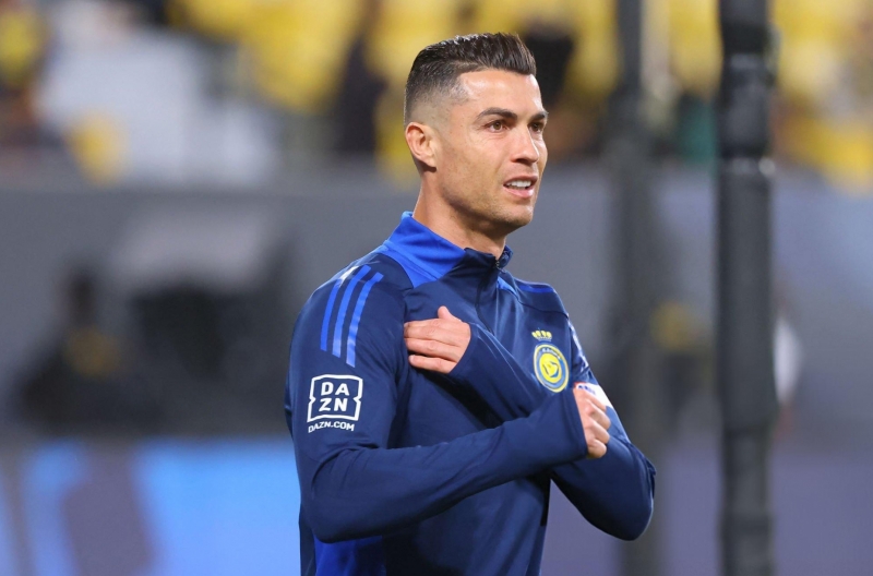 Đại diện Iran lên tiếng vụ Ronaldo bị dọa phạt '99 chày'