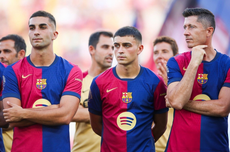 Ferran Torres sẵn sàng 'đóng thế' Lewandowski tại C1