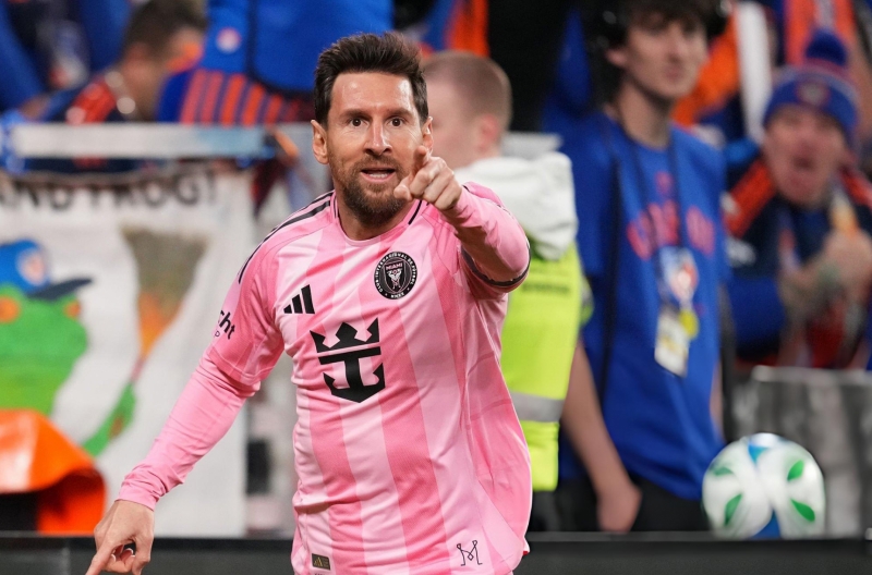 Messi đón chào đồng hương Argentina tại Inter Miami