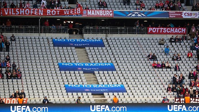 Bí mật góc khán đài trống trên sân của Bayern Munich