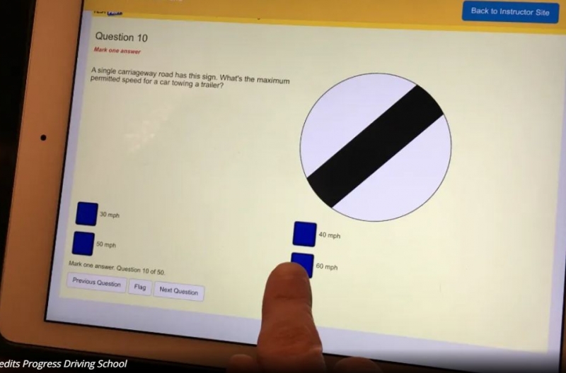 Sau 157 lần 'trượt vỏ chuối', người đàn ông 42 tuổi đỗ bằng lái xe