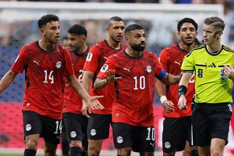 LĐBĐ Ai Cập yêu cầu FIFA điều tra trọng tài trận thua Argentina