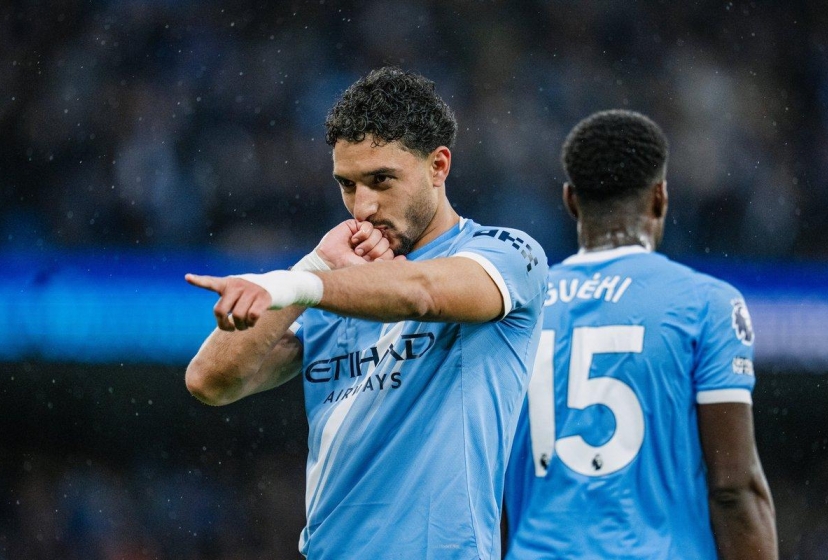 Đánh bại Crystal Palace, Man City ép sát Arsenal trong cuộc đua vô địch