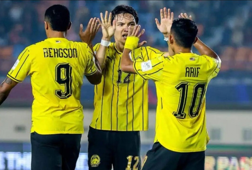Báo Malaysia công bố tin vui kép, bất ngờ nhắc thẳng tên ĐT Việt Nam