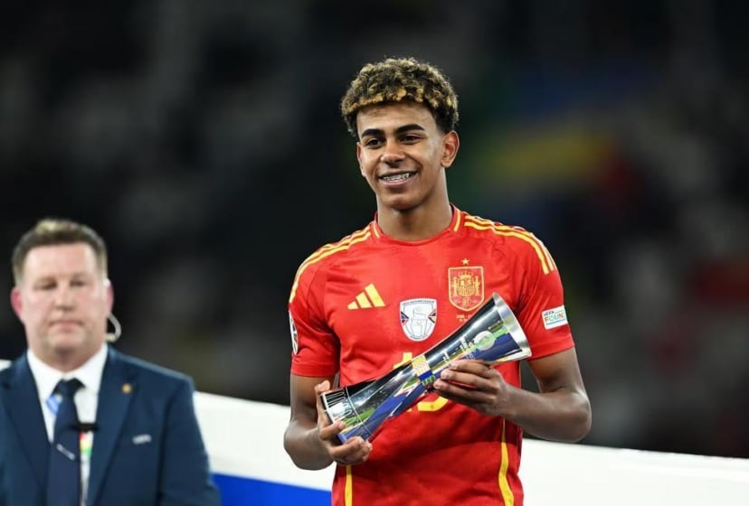 Yamal đoạt giải Cầu thủ trẻ xuất sắc nhất Euro 2024