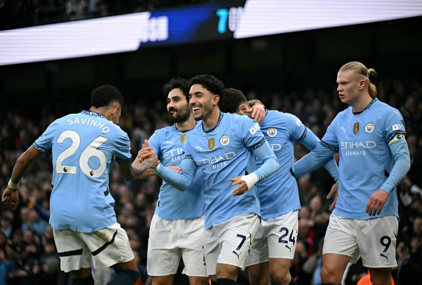 Tân binh lập hat-trick, Man City nghiền nát Newcastle trên sân nhà