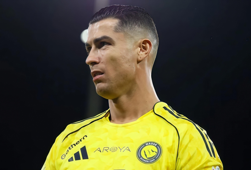 Tiếp quản CLB mới, Ronaldo lập tức bị đòi nợ