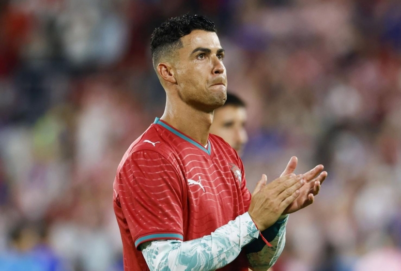 Ronaldo: 'Các người đã cố hạ gục tôi suốt 23 năm'