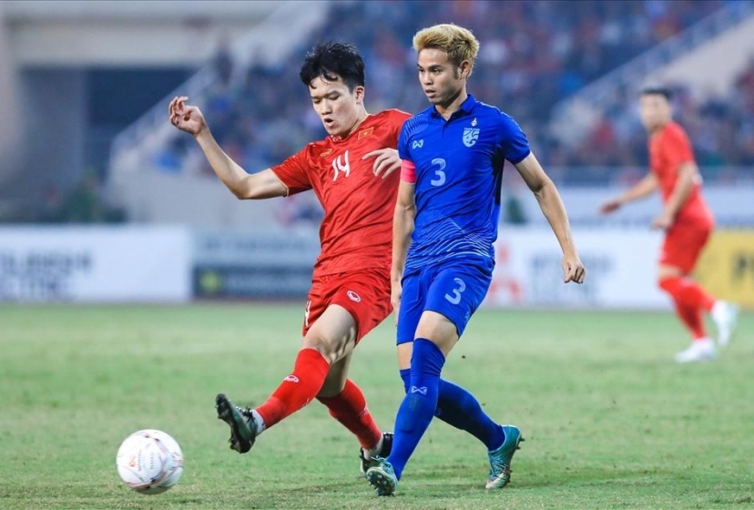 Sao Việt kiều bất ngờ vượt qua Theerathon trước FIFA ASEAN Cup