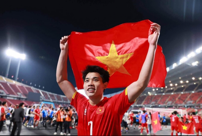 FIFA bất ngờ vinh danh một cầu thủ Việt Nam