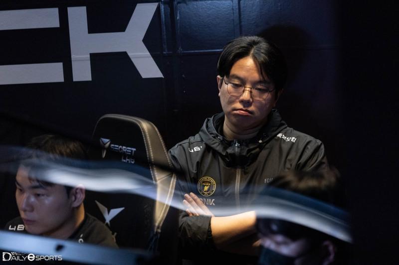 HLV BFX thừa nhận không chuẩn bị nhiều cho trận T1