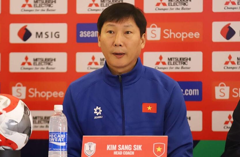 HLV Kim Sang Sik: 'ĐT Việt Nam may mắn vì có Xuân Son'