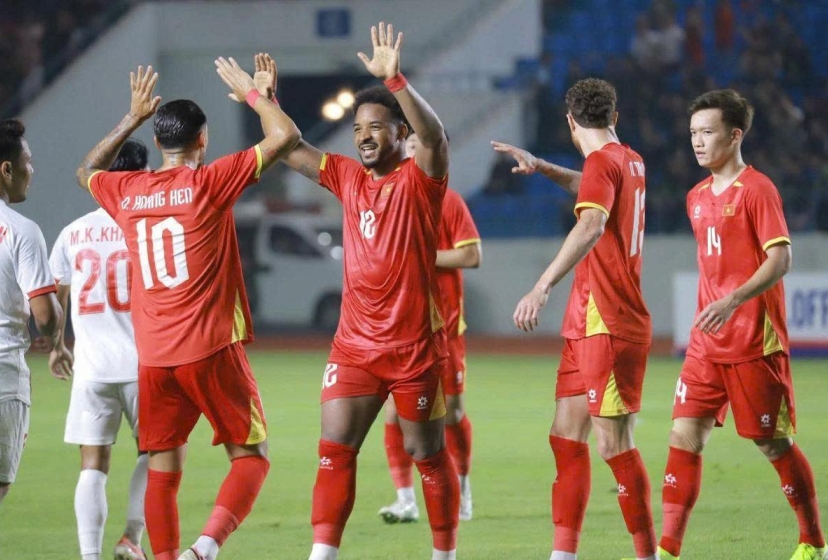 Trực tiếp bóng đá Việt Nam 1-0 Myanmar: Xuân Son nổ súng