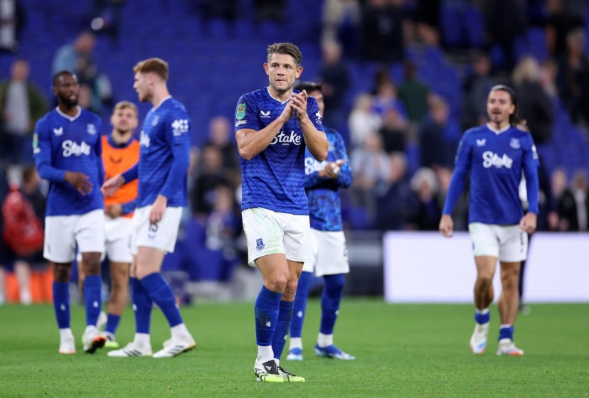 Ghi bàn phút cuối, Everton tiếp tục bất bại tại Premier League