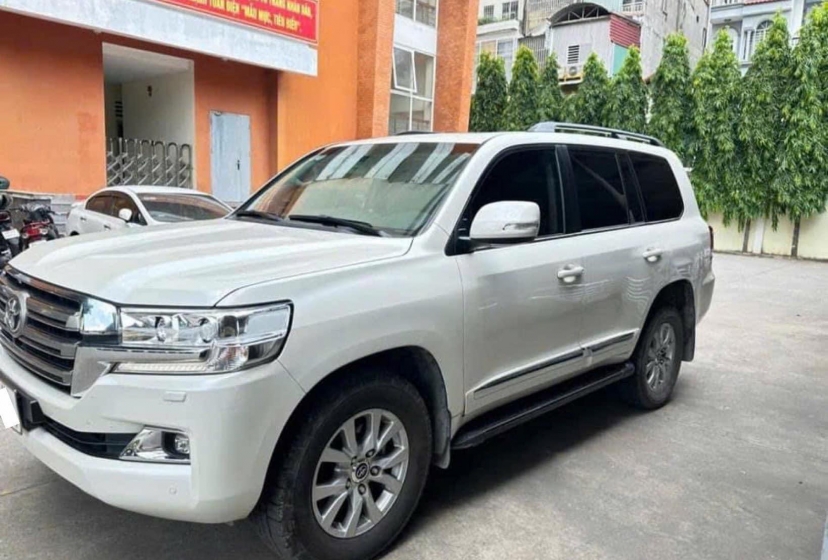 Bất ngờ với khả năng giữ giá của Toyota Land Cruiser VX 2020 sau 4 năm lăn bánh