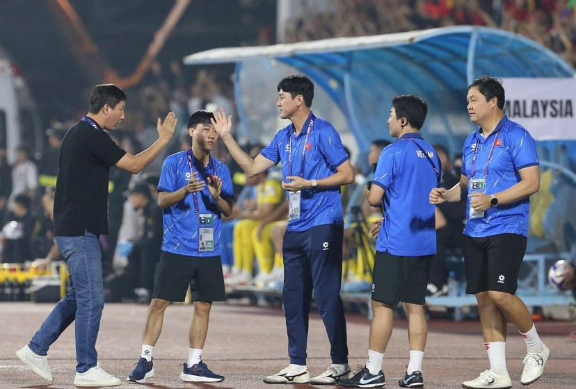 Chia tay ĐT Việt Nam, HLV Hàn Quốc có bến đỗ bất ngờ