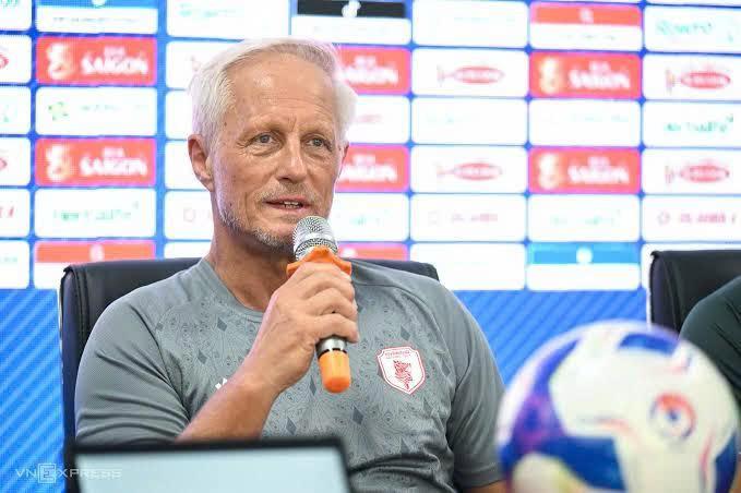 HLV Myanmar tố trọng tài thiên vị Thái Lan, cay đắng rời AFF Cup