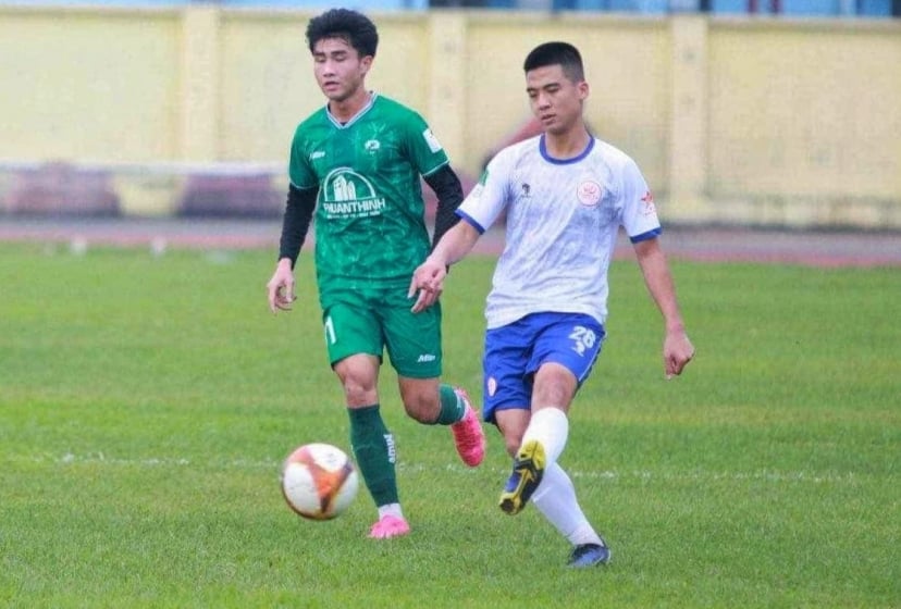'Siêu nhân' của bóng đá Việt Nam thử việc ở V-League