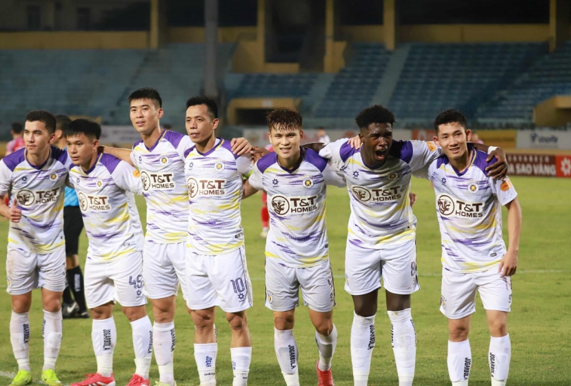 Trực tiếp Hà Nội 4-1 TP HCM: Văn Quyết tỏa sáng