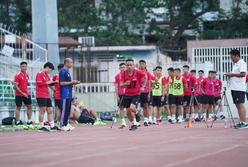 1 trọng tài Việt Nam không vượt qua bài kiểm tra thể lực
