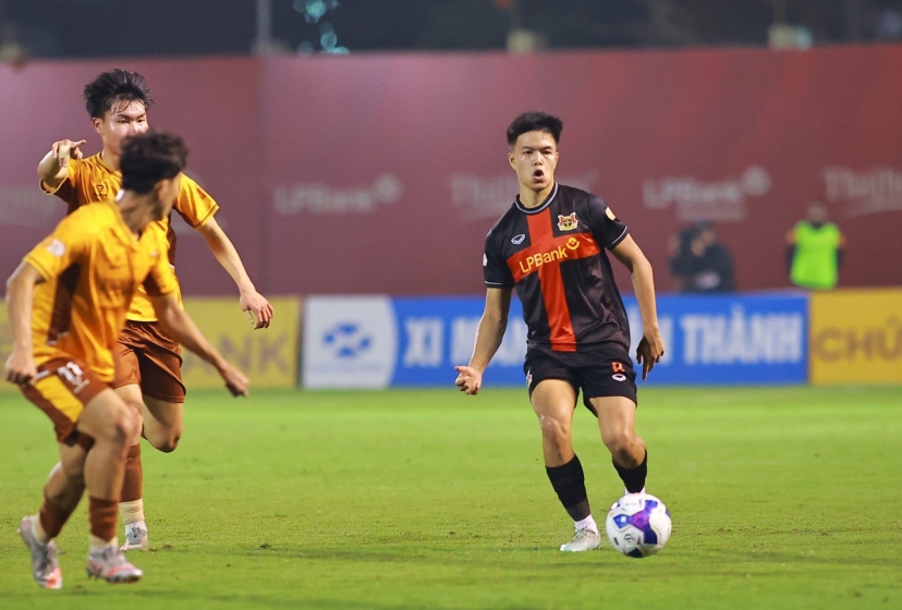 Trực tiếp bóng đá HAGL 1-0 Ninh Bình: Bất ngờ xảy ra