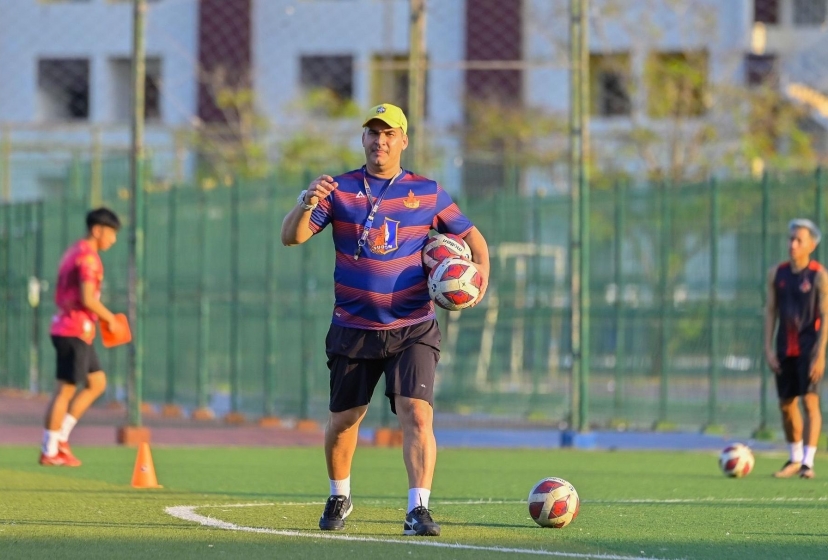 CHÍNH THỨC: HLV Brazil gia nhập đội của Quang Hải, Đình Bắc