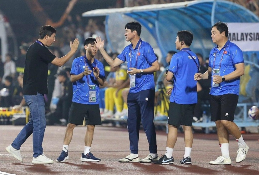 NÓNG: Chia tay ĐT Việt Nam, HLV Hàn Quốc lập tức dẫn đội Thái Lan