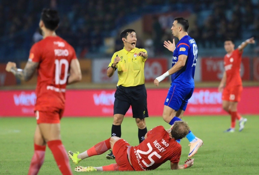 CHÍNH THỨC: VFF ra phán quyết cuối cho trọng tài thổi 11m sai lầm