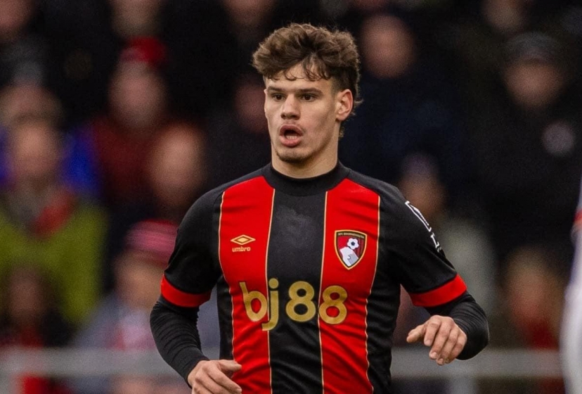 Liverpool tiếp cận hậu vệ trái tiềm năng từ Bournemouth
