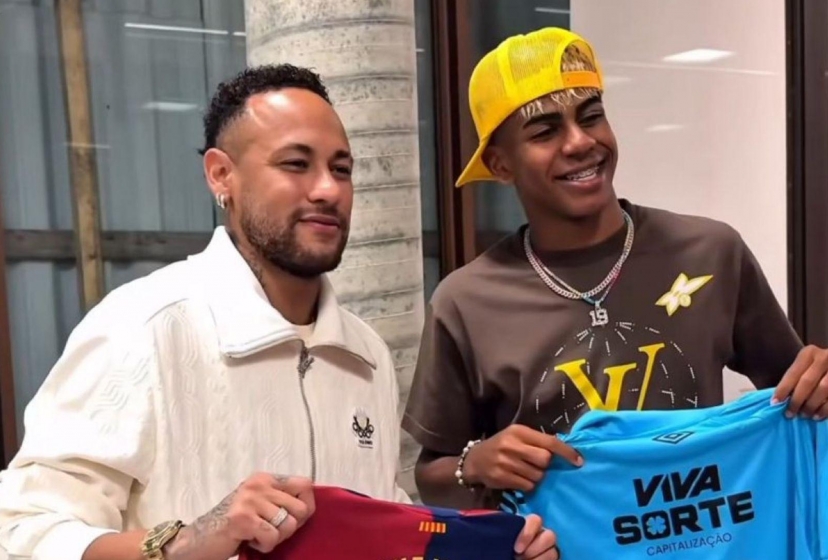 Deco: 'Lamine Yamal khiến tôi liên tưởng tới Neymar'