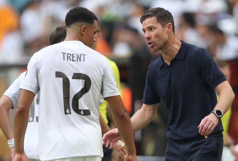 Thống kê bất ngờ của Alexander-Arnold khiến Xabi Alonso lo lắng