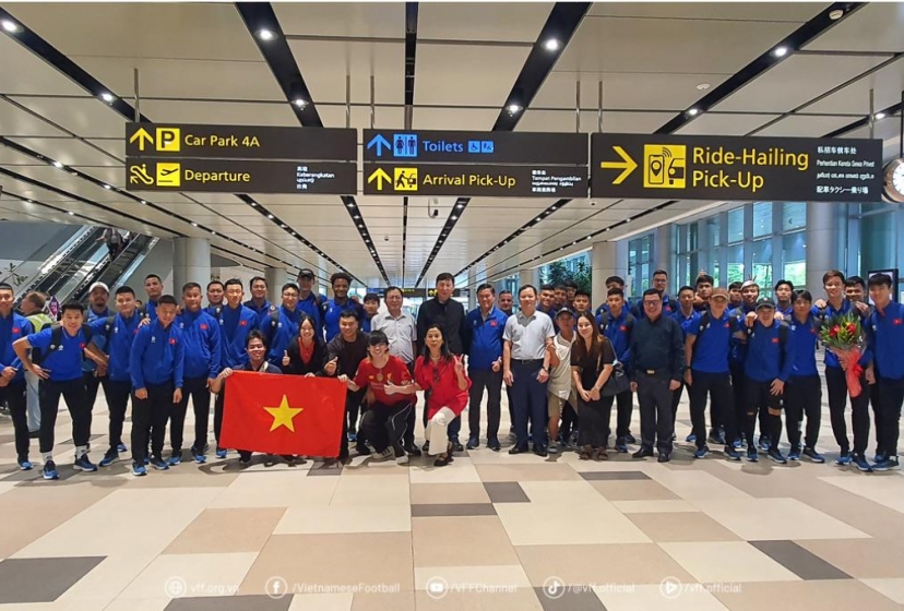 Tin tức AFF Cup 2024 mới nhất tối 23/12: ĐT Việt Nam cập bến Singapore, Xuân Son nói điều cực bất ngờ