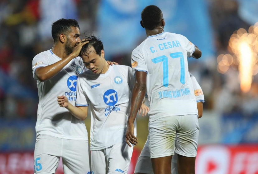 Văn Toàn, Tuấn Anh lập công, Nam Định thắng huỷ diệt 6-1 HAGL