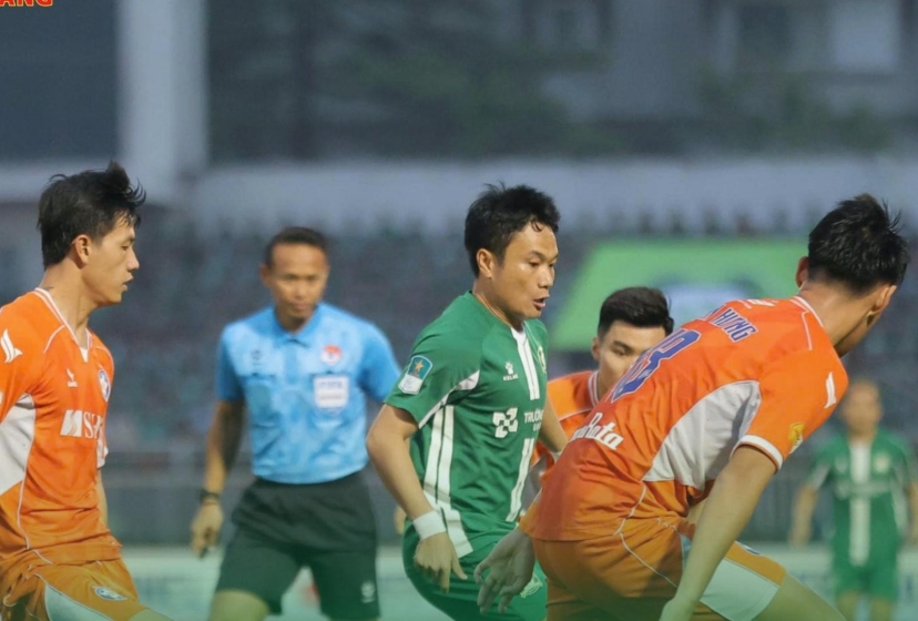 Trực tiếp Bình Phước 0-0 Đà Nẵng: Công Phượng bỏ lỡ cơ hội ghi bàn