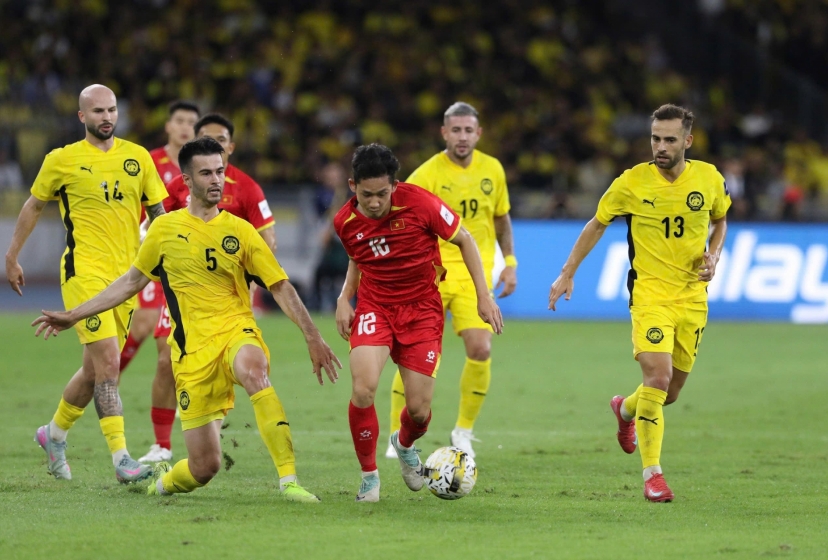 BXH FIFA mới nhất: ĐT Việt Nam tụt dốc, Malaysia tăng vọt