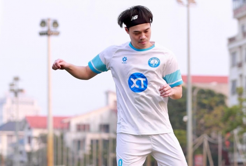 Tiền đạo ĐT Việt Nam báo tin không thể vui hơn