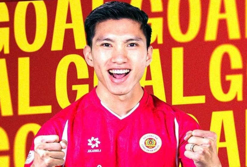 Văn Hậu ghi bàn trở lại sau 3 năm bằng siêu phẩm để đời